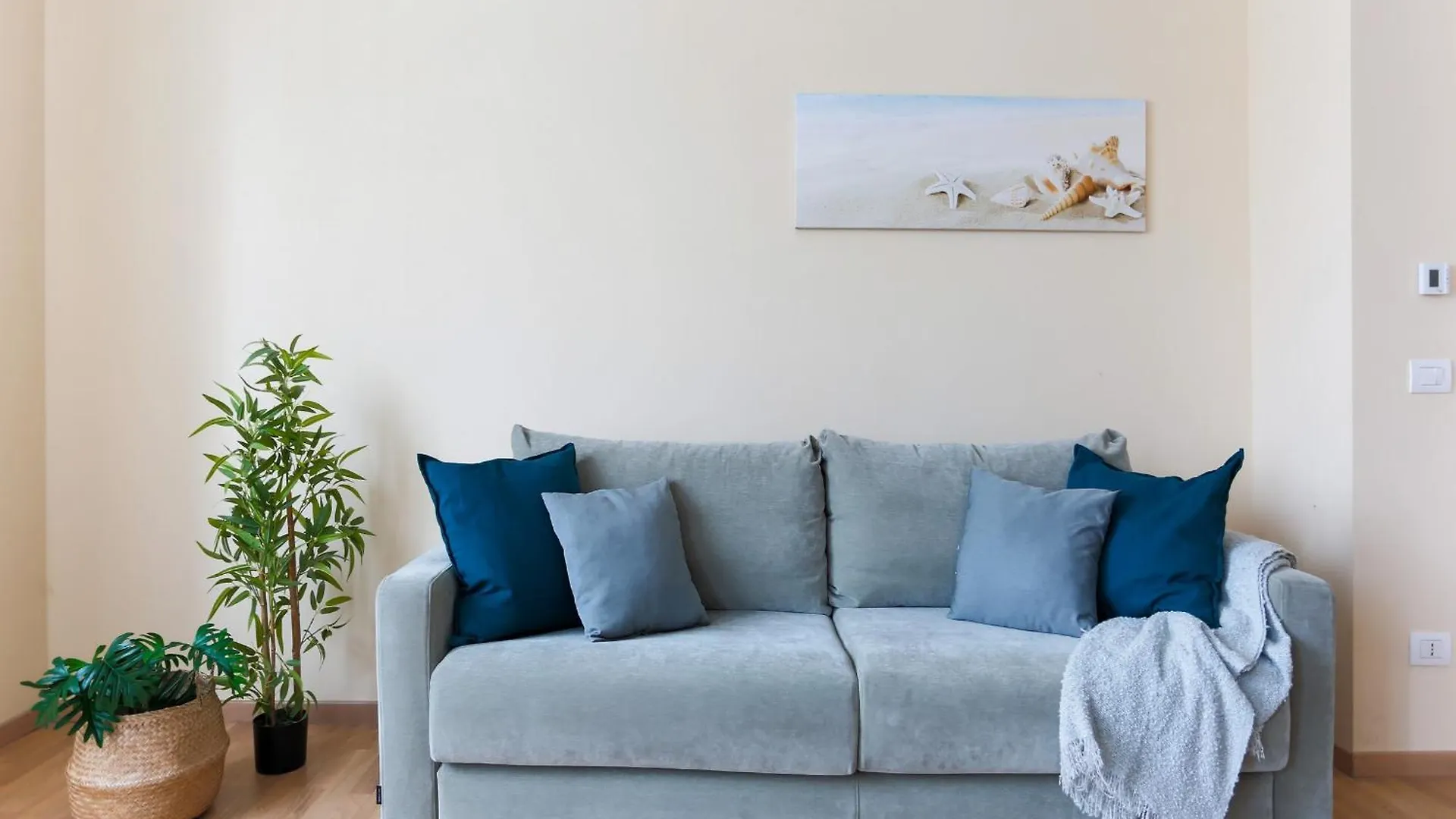 The Best Rent - Bright One-Bedroom Apartment In Corso Vittorio Emanuele II Milano 0*,  Italien