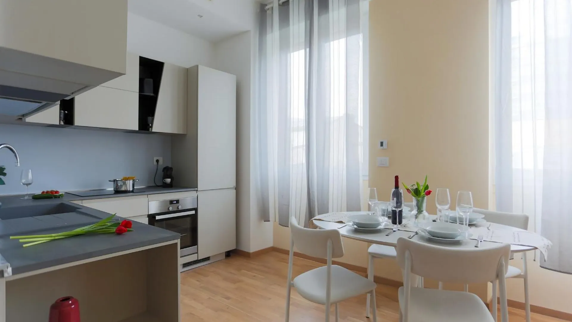 The Best Rent - Bright One-Bedroom Apartment In Corso Vittorio Emanuele II Milan