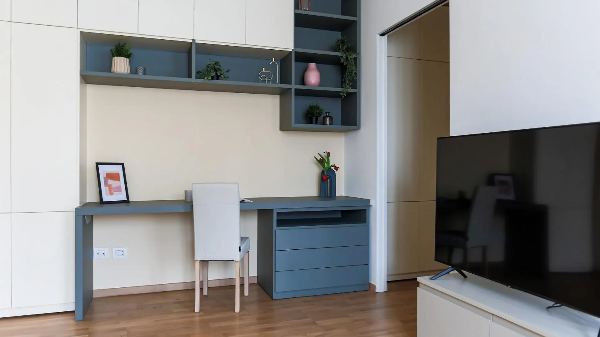 The Best Rent - Bright One-Bedroom Apartment In Corso Vittorio Emanuele II Milan 0*,