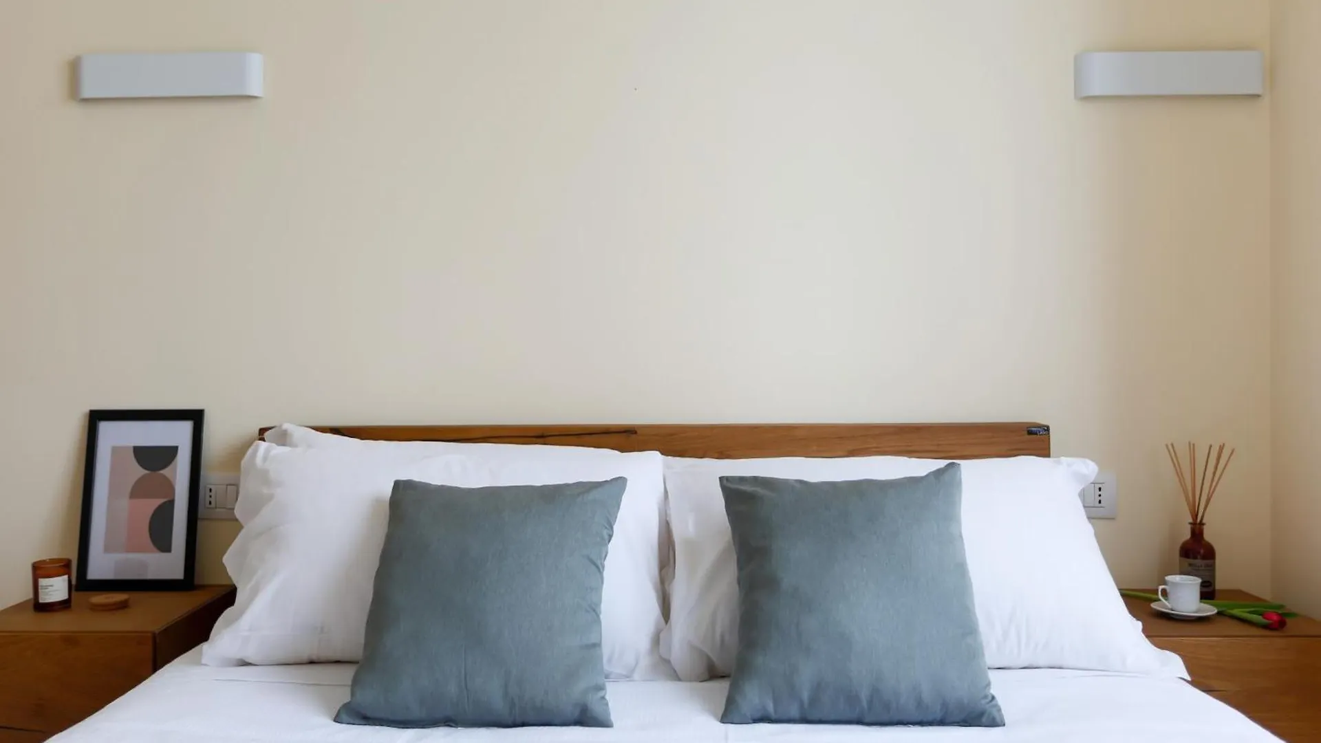 The Best Rent - Bright One-Bedroom Apartment In Corso Vittorio Emanuele II Milan