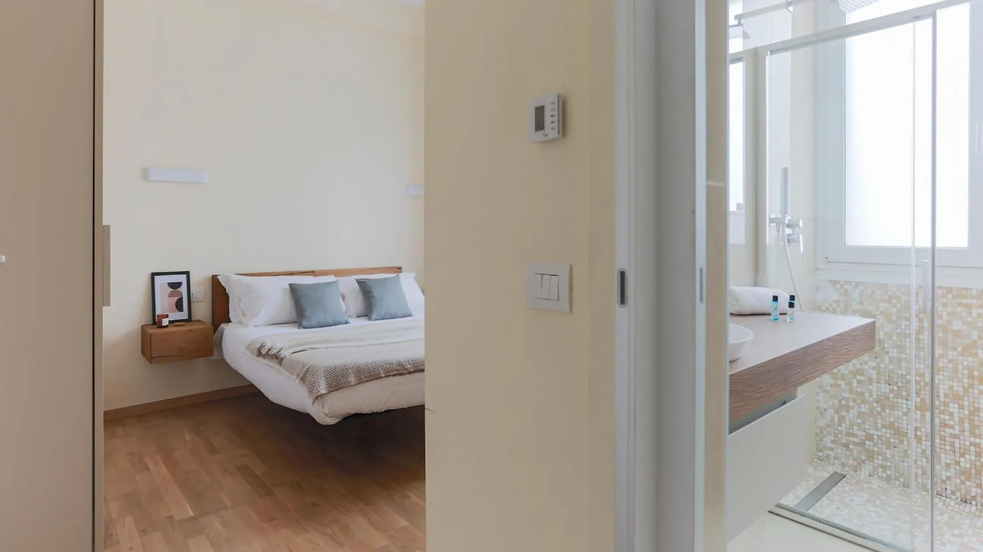 The Best Rent - Bright One-Bedroom Apartment In Corso Vittorio Emanuele II Milan Italy
